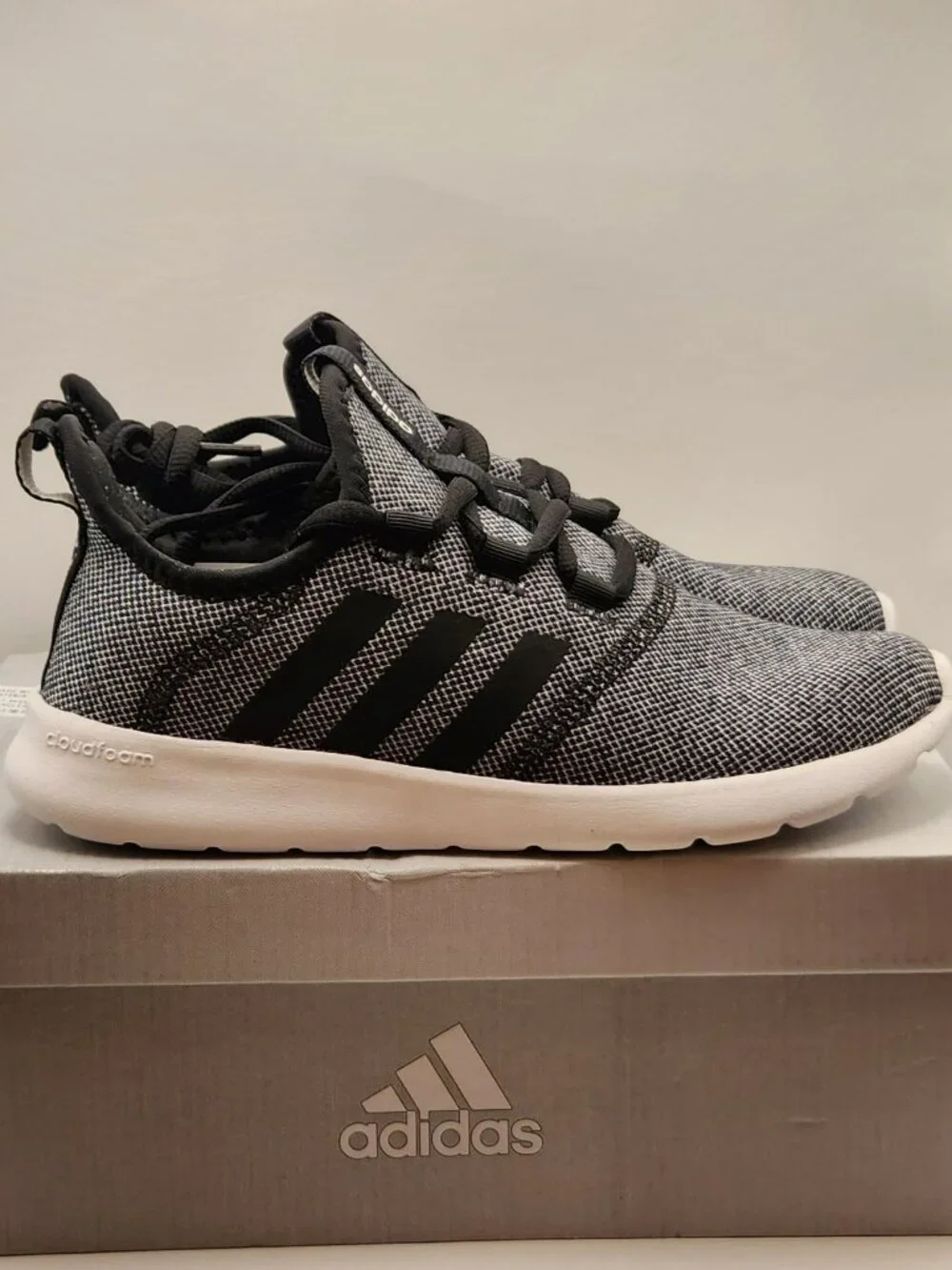 Adidas Cloudfoam Comfort Pure 2.0 sz 6 M gray black NIB